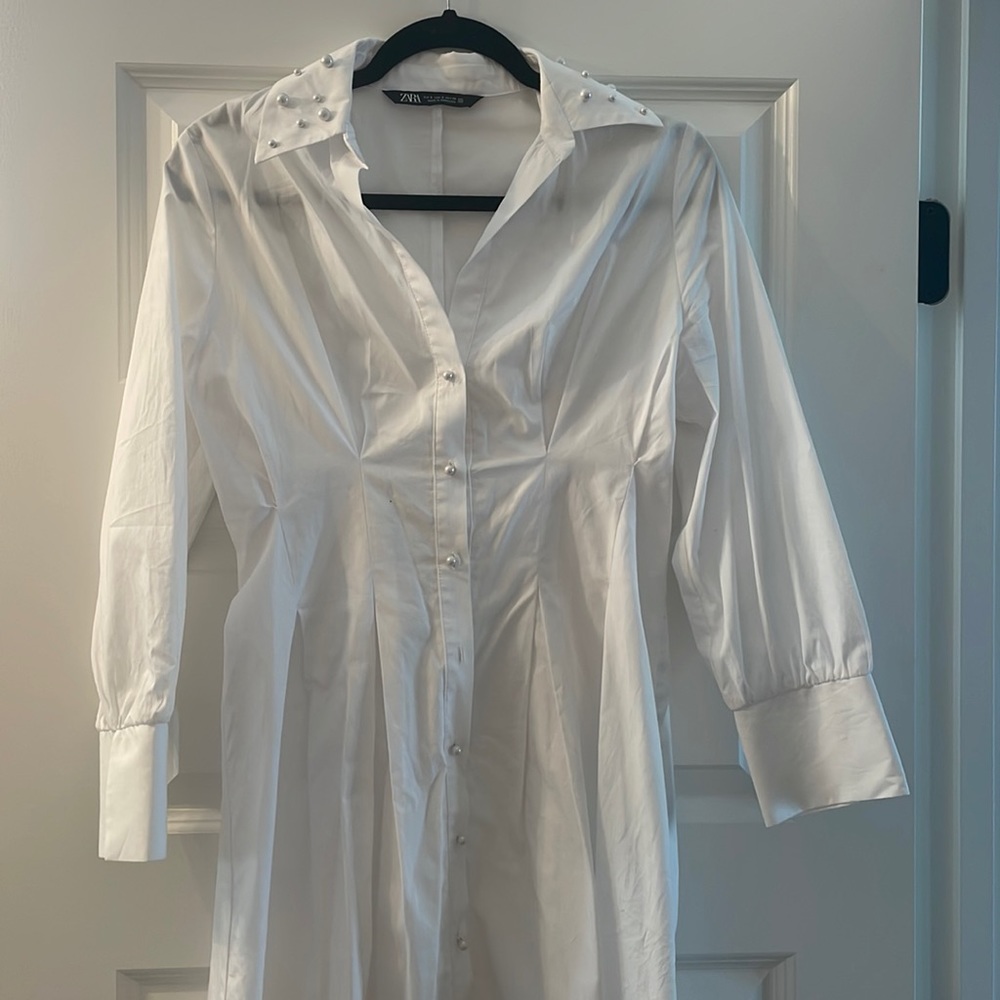 NWOT Zara pearl button dress